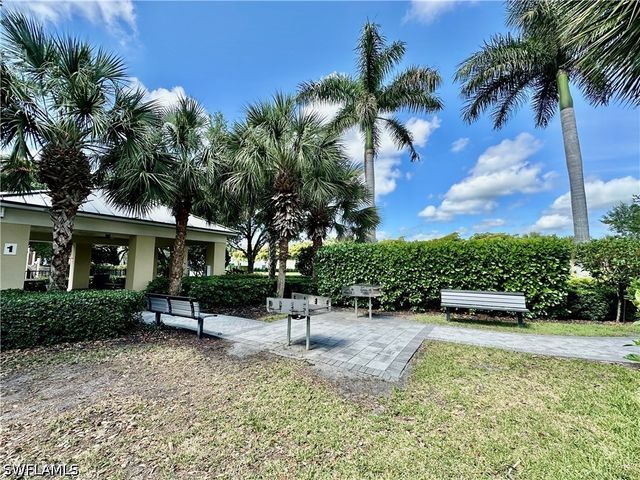 1823 Alameda DR, Naples, FL 34120