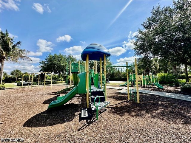 1823 Alameda DR, Naples, FL 34120
