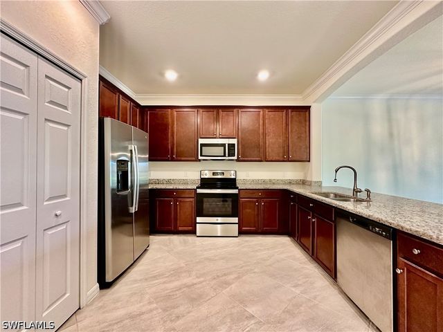 1823 Alameda DR, Naples, FL 34120