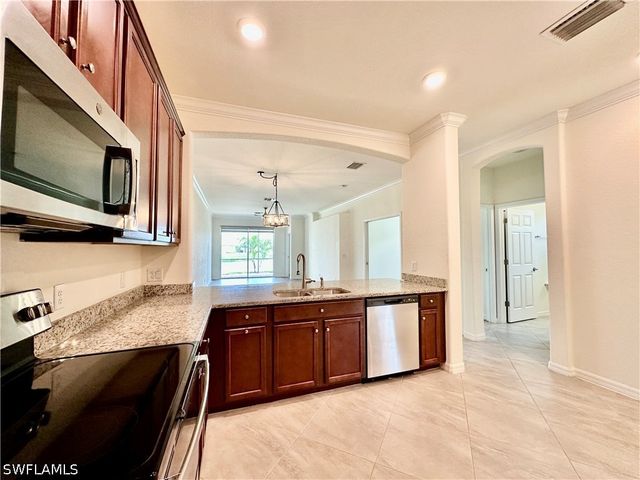 1823 Alameda DR, Naples, FL 34120