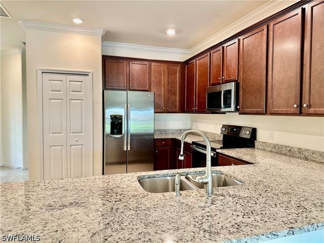 1823 Alameda DR, Naples, FL 34120
