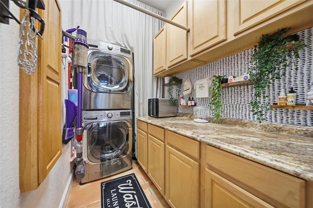 13100 LILITA AVENUE, Dover, FL 33527
