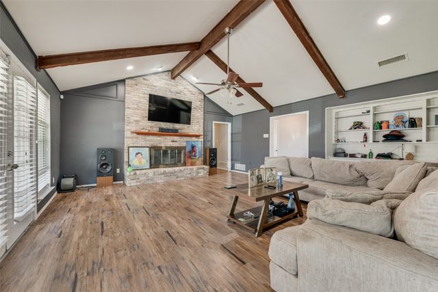 1301 Ranch Valley Drive, Desoto, TX 75115