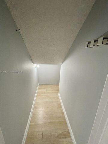 11894 SW 12th Place 11894, Davie, FL 33325