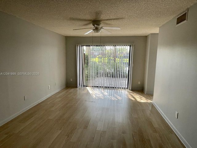 11894 SW 12th Place 11894, Davie, FL 33325