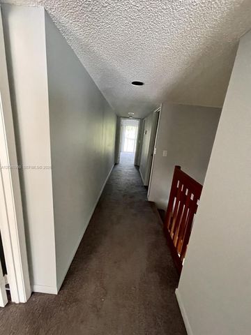 11894 SW 12th Place 11894, Davie, FL 33325