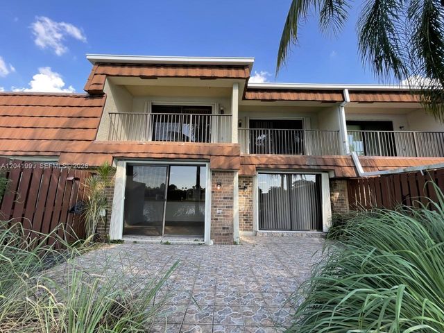 11894 SW 12th Place 11894, Davie, FL 33325