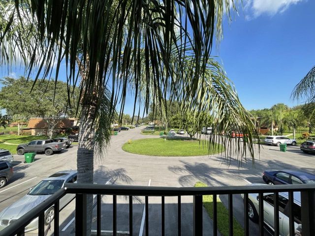 11894 SW 12th Place 11894, Davie, FL 33325
