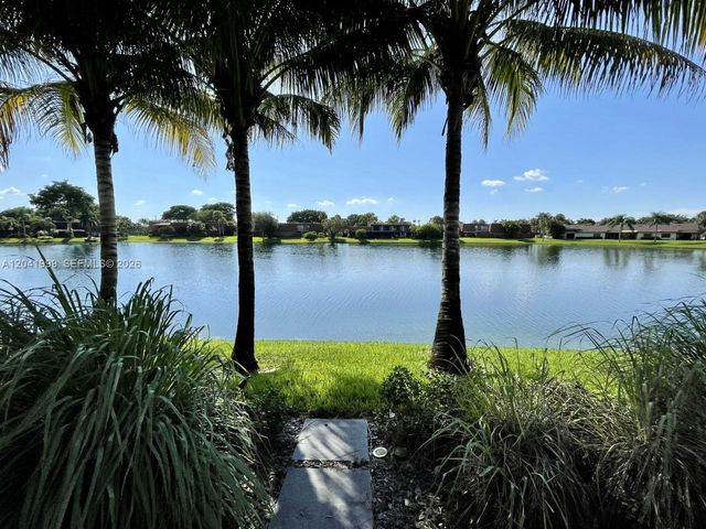 11894 SW 12th Place 11894, Davie, FL 33325