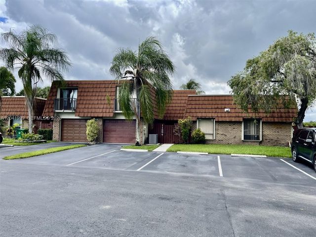 11894 SW 12th Place 11894, Davie, FL 33325