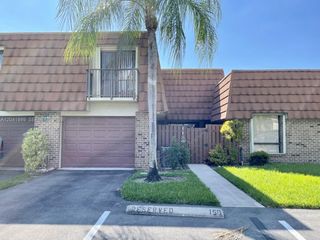 11894 SW 12th Place 11894, Davie, FL 33325