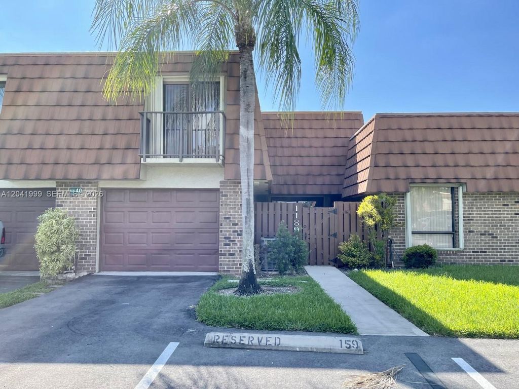 11894 SW 12th Place 11894, Davie, FL 33325
