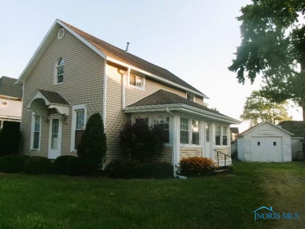 208 W MAIN Street, Leipsic, OH 45816