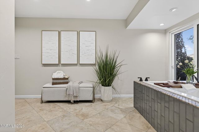 2000 Manzanita Lane, Reno, NV 89509