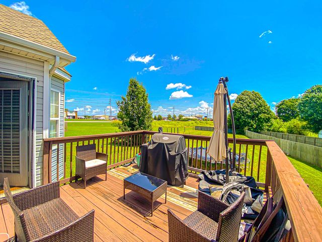 3891 Mackenzie Dr, Clarksville, TN 37042