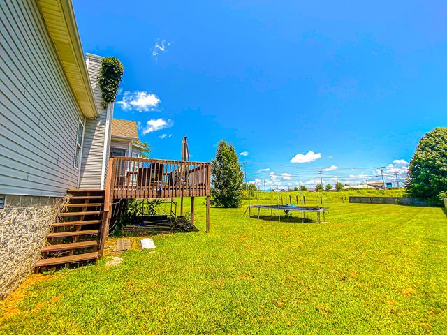 3891 Mackenzie Dr, Clarksville, TN 37042