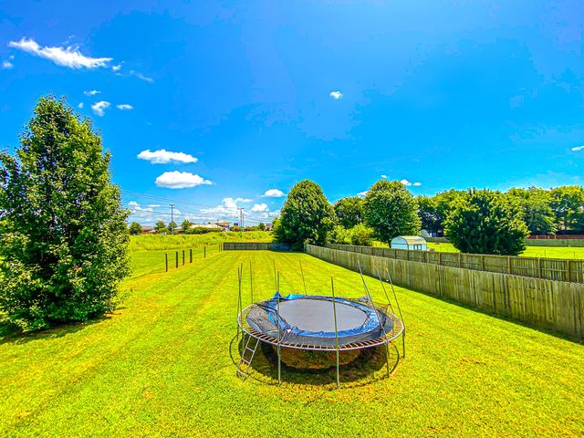 3891 Mackenzie Dr, Clarksville, TN 37042
