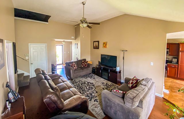 3891 Mackenzie Dr, Clarksville, TN 37042