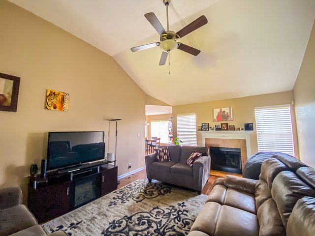 3891 Mackenzie Dr, Clarksville, TN 37042