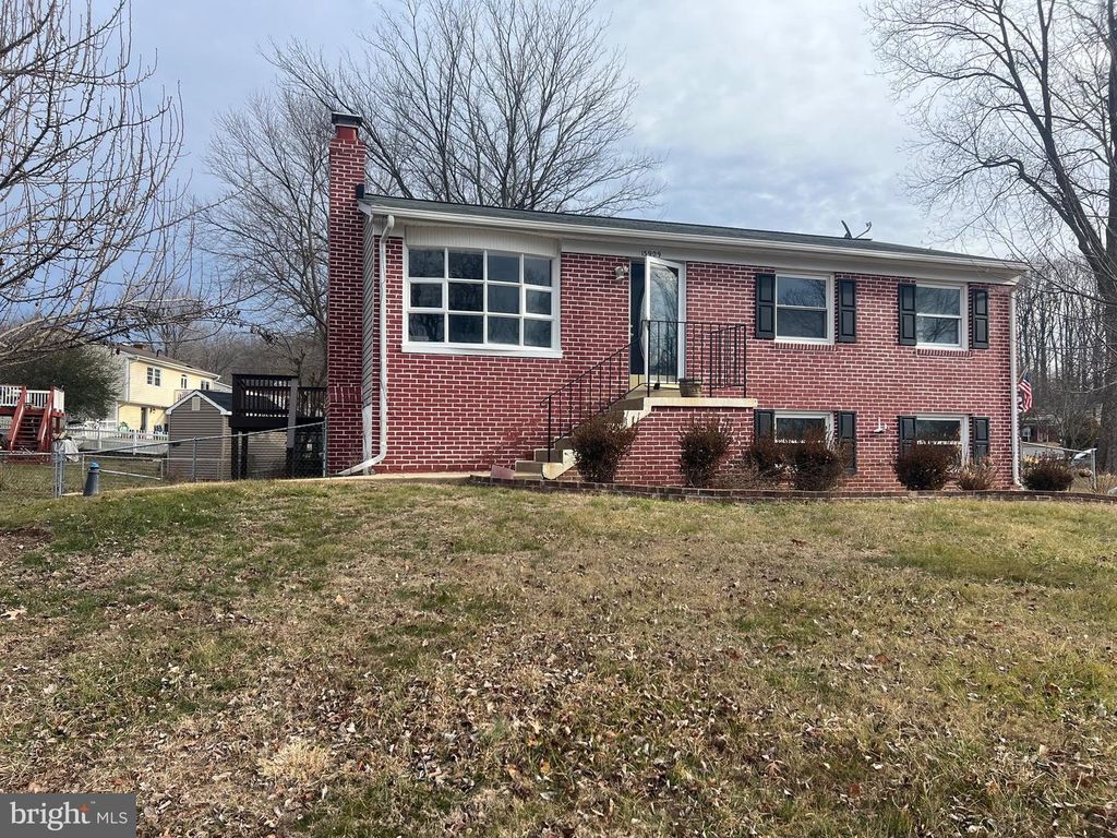 13909 MATTAPONY DR, Woodbridge, VA 22193