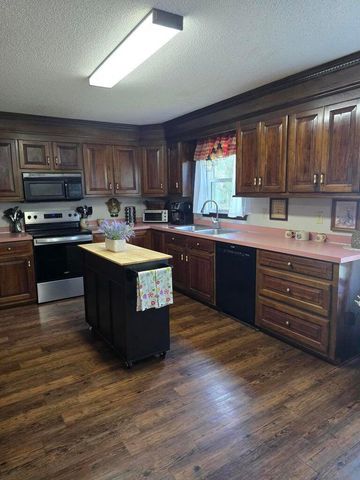 1640 Hialeah, Sumter, SC 29154