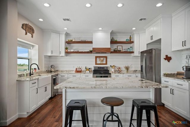 55 State Highway 316, Port Lavaca, TX 77979