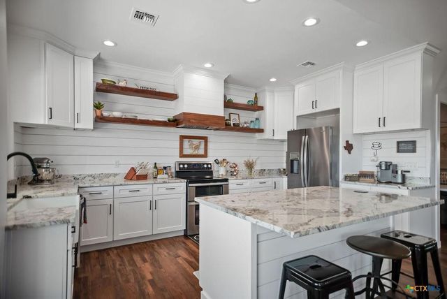 55 State Highway 316, Port Lavaca, TX 77979