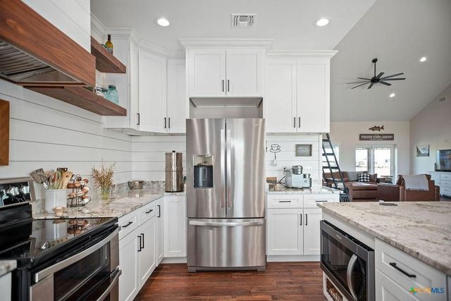 55 State Highway 316, Port Lavaca, TX 77979