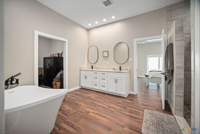 55 State Highway 316, Port Lavaca, TX 77979