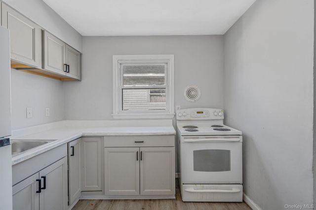 95 Wellesley Street, Hempstead, NY 11550