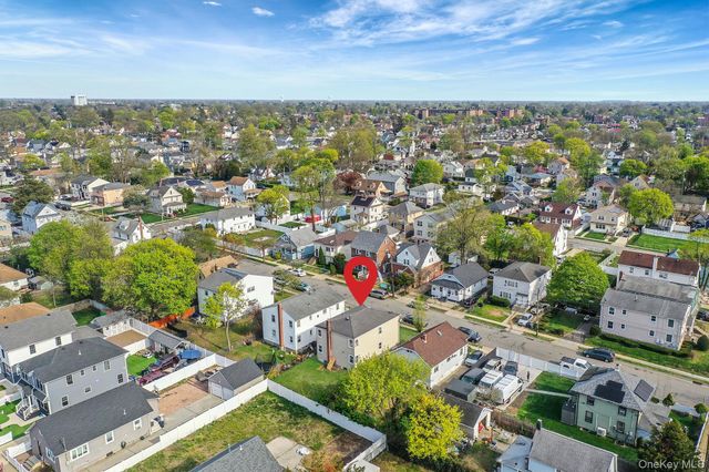 95 Wellesley Street, Hempstead, NY 11550