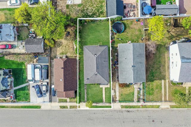 95 Wellesley Street, Hempstead, NY 11550
