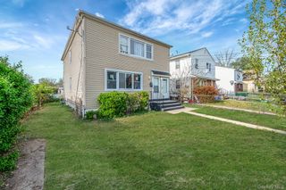 95 Wellesley Street, Hempstead, NY 11550