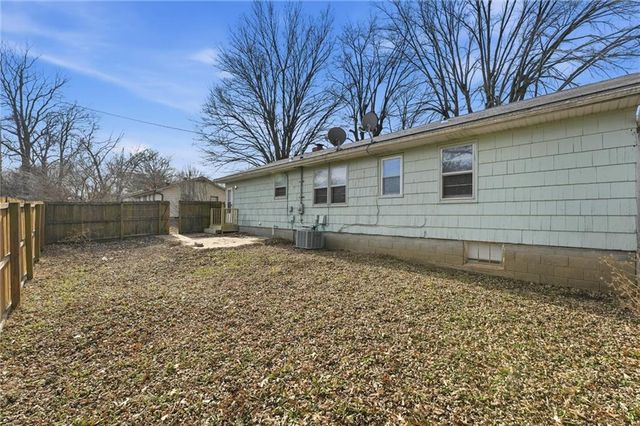 13609 Cypress Avenue, Grandview, MO 64030