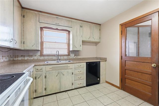 13609 Cypress Avenue, Grandview, MO 64030