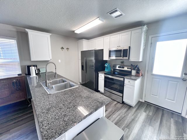 2049 Meadow Pipit, New Braunfels, TX 78130