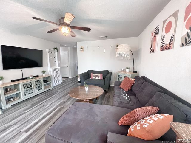 2049 Meadow Pipit, New Braunfels, TX 78130