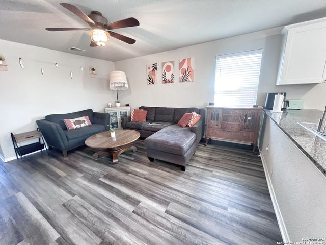 2049 Meadow Pipit, New Braunfels, TX 78130