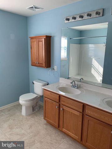 110 LIONHEART LN, West Deptford, NJ 08086