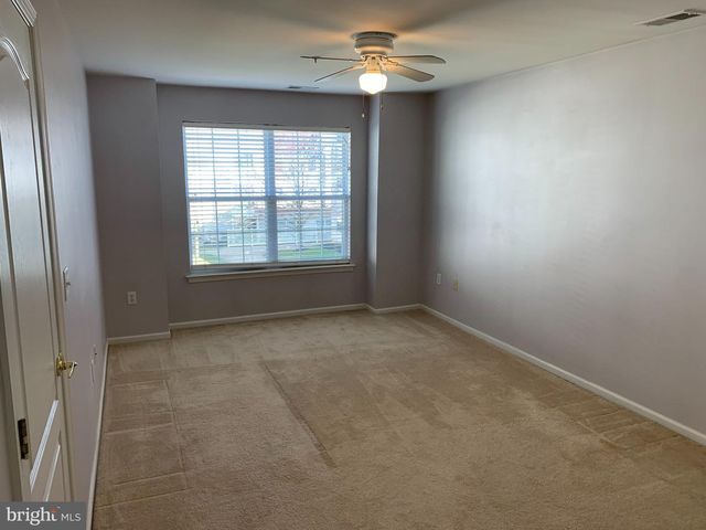 110 LIONHEART LN, West Deptford, NJ 08086