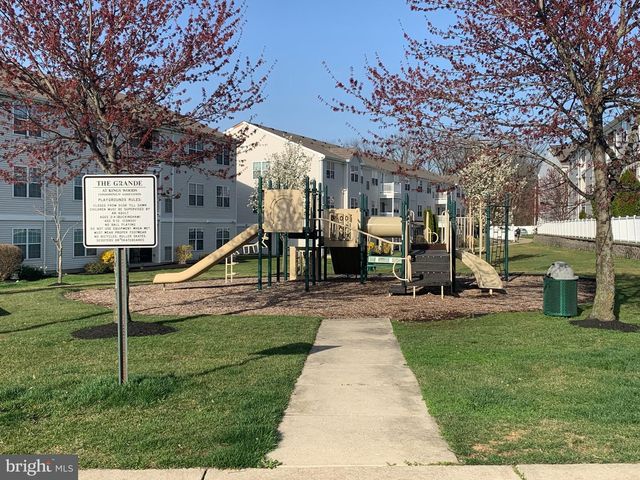 110 LIONHEART LN, West Deptford, NJ 08086