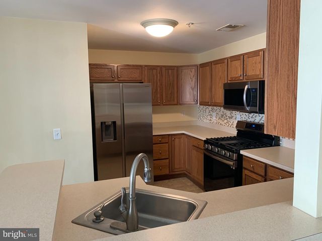 110 LIONHEART LN, West Deptford, NJ 08086