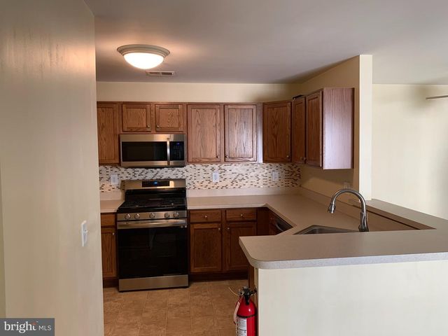 110 LIONHEART LN, West Deptford, NJ 08086