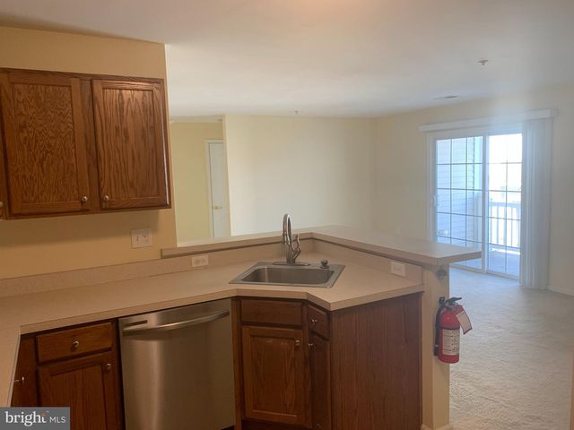 110 LIONHEART LN, West Deptford, NJ 08086