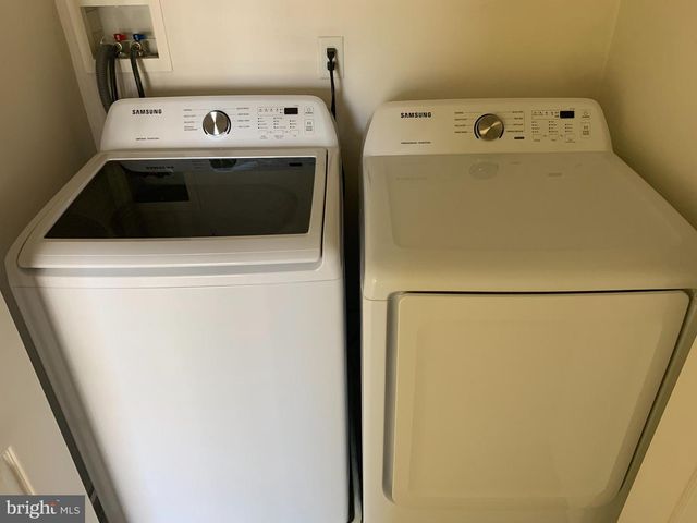 110 LIONHEART LN, West Deptford, NJ 08086