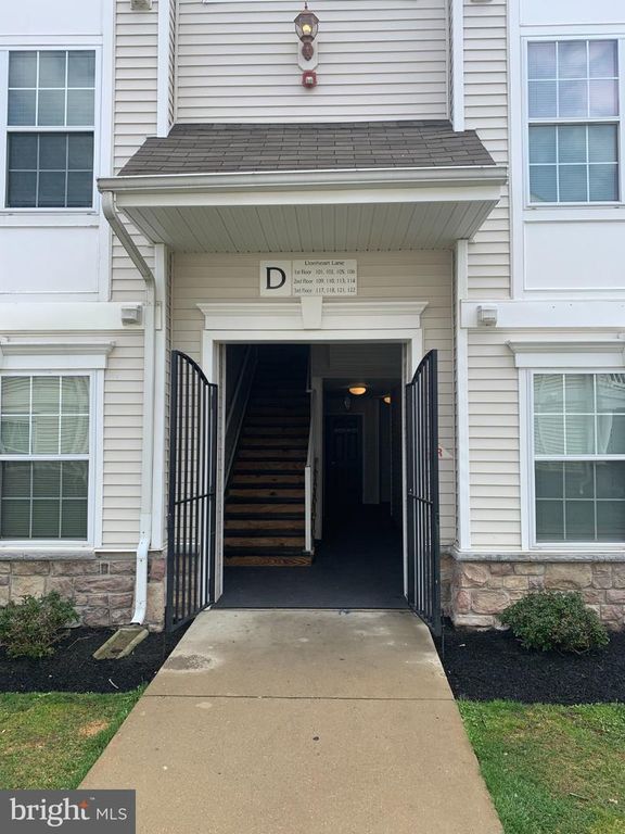 110 LIONHEART LN, West Deptford, NJ 08086