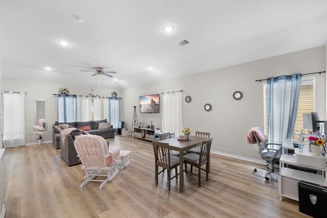 1116 Washington Street, Columbus, TX 78934