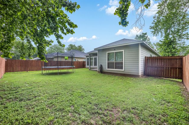 1116 Washington Street, Columbus, TX 78934