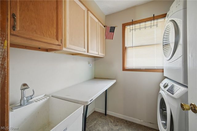 4647 Beverly Avenue NE, Canton, OH 44714