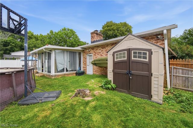 4647 Beverly Avenue NE, Canton, OH 44714